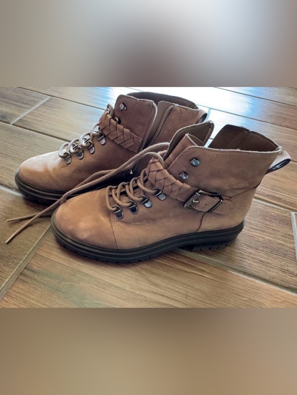 Vince Camuto x Styled Snapshots Lace-up Boots Women size 8